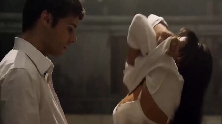 Film "WRONG TURN" - Scene di sesso e scene di nudo