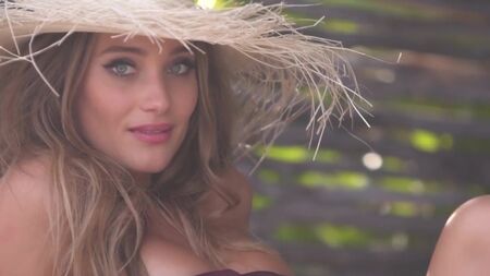 Hannah Jeter sfoggia le sue forme in Messico _ Intimo _ Sports Illustrated Swi