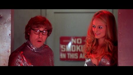 Le tette di Heather Graham - Austin Powers: L'agente che mi ha scopato (1999) 1080p