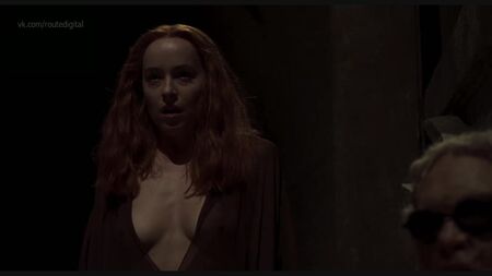 Dakota Johnson, Mia Goth e altre attrici nude - Suspiria (2018) HD 1080p Guarda online