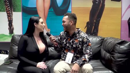 Intervista ad Angela White del 2019