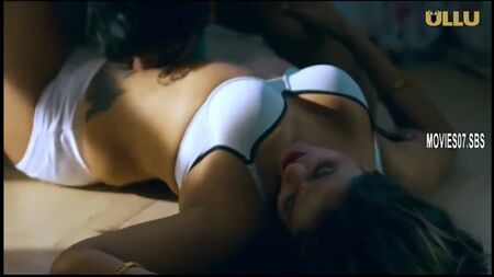 Charmsukh - Jane Anjane Mein S06E01 - #Indiano #ulluoriginals #sessoindiano #webserieindiana #moglieindiana #cuckold #culone #tettone