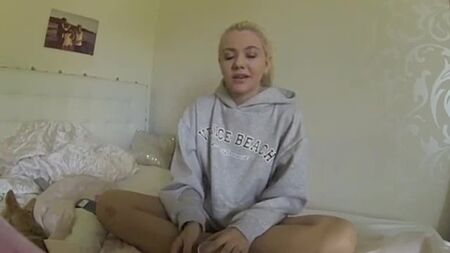 FIE LAURSEN (Fie Laursen: Primo video!)