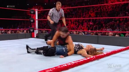 Mickie James contro Sonya Deville - Raw, 5 febbraio 2018