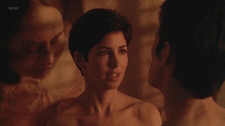 Dana Delany nuda - Light Sleeper (USA 1992) 1080p WEB Guarda online / Dana Delany - Sonno leggero