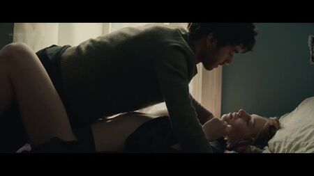 Maya Hawke Nude - Human Capital (2019) HD 1080p Guarda online / Maya Hawke - Il prezzo dell'uomo