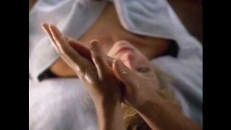 Lea Thompson, Victoria Jackson - Sesso occasionale (1988) Guarda online / Lea Thompson, Victoria Jackson - Senza impegno