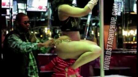 Deelishis Big Booty Strip Club [VERSIONE INTEGRALE]