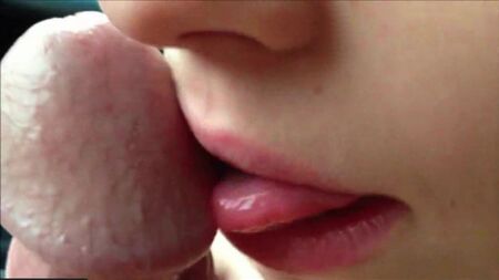 Ritratto ravvicinatissimo: ragazza fa un pompino - Video porno HD gratuiti - Film di pompini - Clip amatoriali
