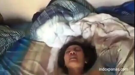 Lo scandalo virale delle poliziotte indonesiane coinvolte in un caso di atti osceni