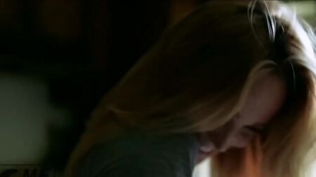 Omaggio sexy a Caity Lotz