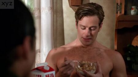 Armie Hammer a torso nudo in "Reaper"