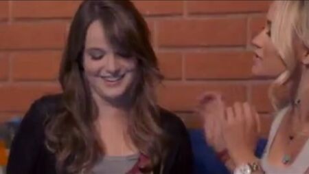 Emily Osment e Kay Panabaker: dietro le quinte e i momenti salienti della loro videochiamata