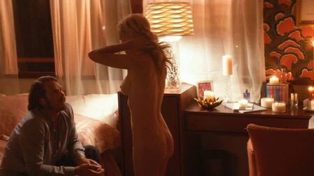 La scena di nudo di Angela Kinsey in "Half Magic" su ScandalPlanetCom