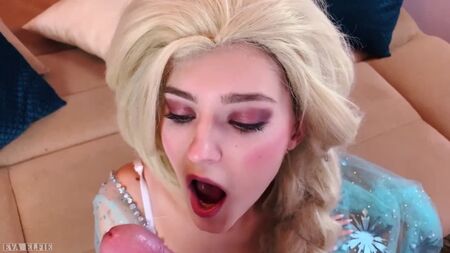 Elsa di Frozen 2: porno cosplay con sesso anale