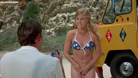 Amy Adams nuda, Beth Broderick, Lauren Ambrose, ecc. - Psycho Beach Party (2000) Blu-ray 1080p / Amy Adams - Psycho Beach Party