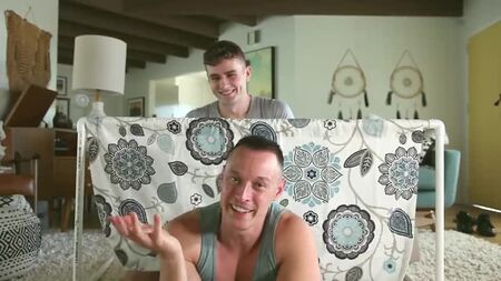 [wickydkewl] Sfida: cazzo vero contro dildo