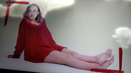 Omaggio allo sperma sui piedi di Natalie Portman
