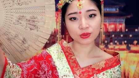[Tingting ASMR] [ASMR] Una principessa cinese ti allevia il mal di testa
