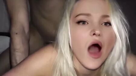 Il video intimo di Dove Cameron