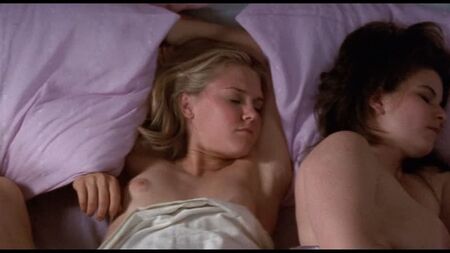 Dominique Swain, Meredith Monroe, Mia Kirshner nude - New Best Friend (2002) HD 1080p - Guarda online