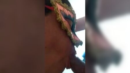 Una ragazza dei servizi a pagamento filma un rapporto orale