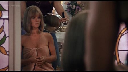 Julie Christie, Lee Grant, Goldie Hawn, Carrie Fisher e Colleen Brennan nude - Shampoo (1975) Blu-ray 1080p - Guarda online