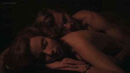 Anya Taylor-Joy nuda (coperta) - La mossa della regina (2020) s01e04e06e07 1080p Guarda online / Аня Тейлор-Джой - Ход королевы