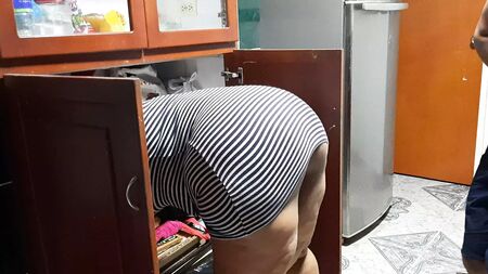 Mi scopo mia zia in cucina