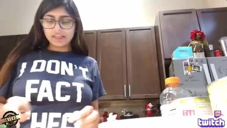 È-vero-Mia-Khalifa-show-in-diretta!.mp4