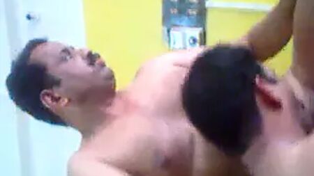 papà indiano si fa fare un pompino