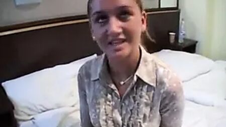 La cameriera dell'hotel è fatta per scopare!