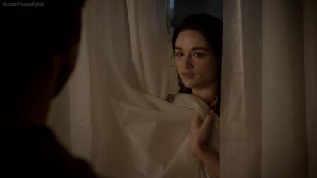 Crystal Reed nuda (coperta) - Teen Wolf st. 3 ep. 6 (2013) HD 1080p Guarda online / Crystal Reed - Teen Wolf